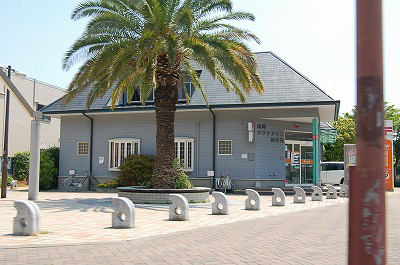 郵便局　福岡マリナタウン郵便局（郵便局）まで951m