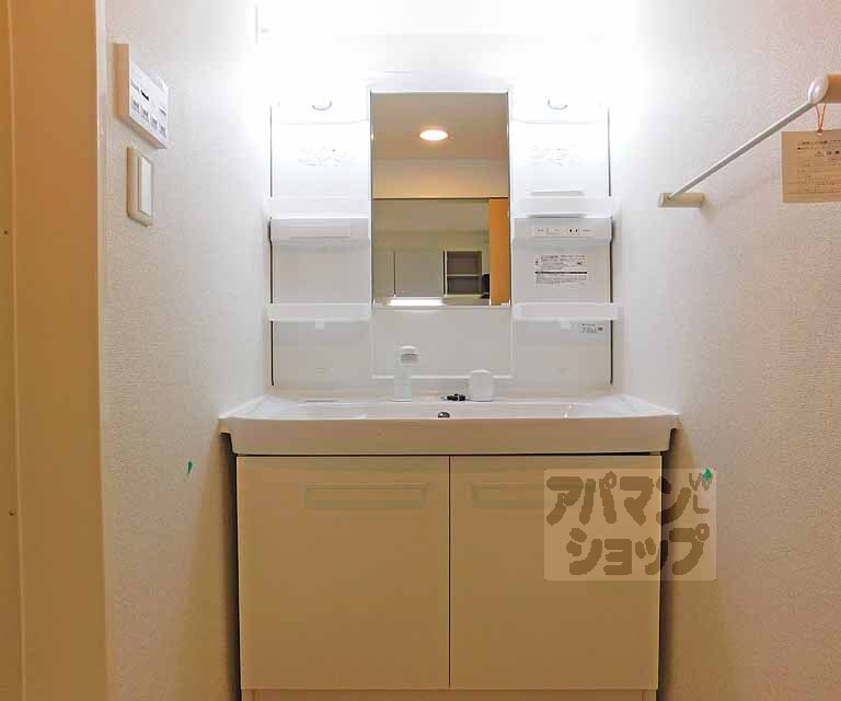 洗面設備　もちろんシャワ～ヘッド～！