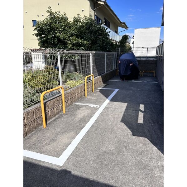 駐車場　バイク置き場