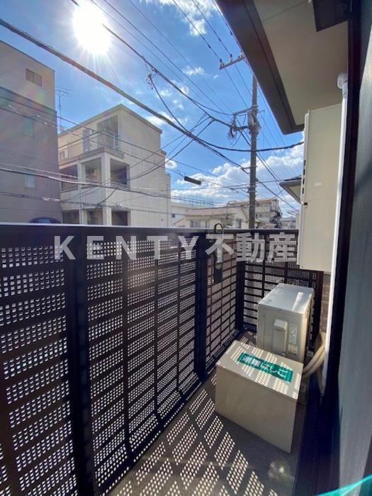 バルコニー　開放的で明るい空間を演出してくれるバルコニーです