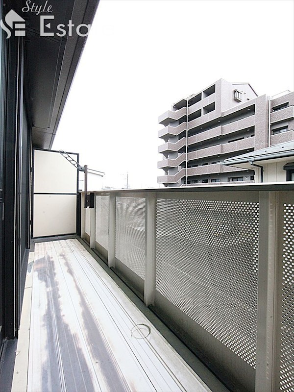 バルコニー　バルコニー