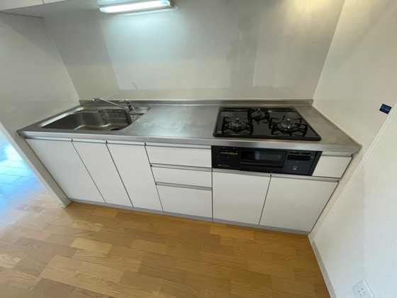 キッチン　※別部屋の写真です