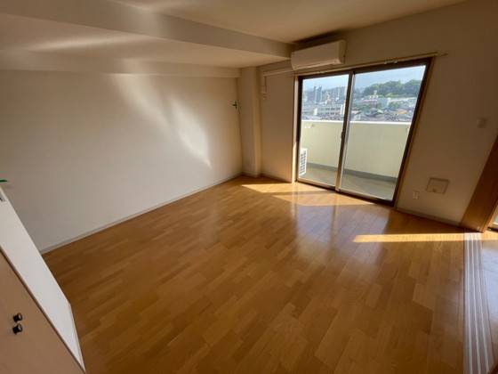 居室・リビング　※別部屋の写真です