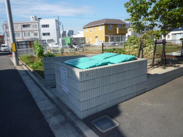 エントランス　ごみ置き場♪