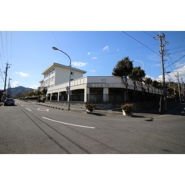 小学校　静岡市立城北小学校（小学校）まで350m