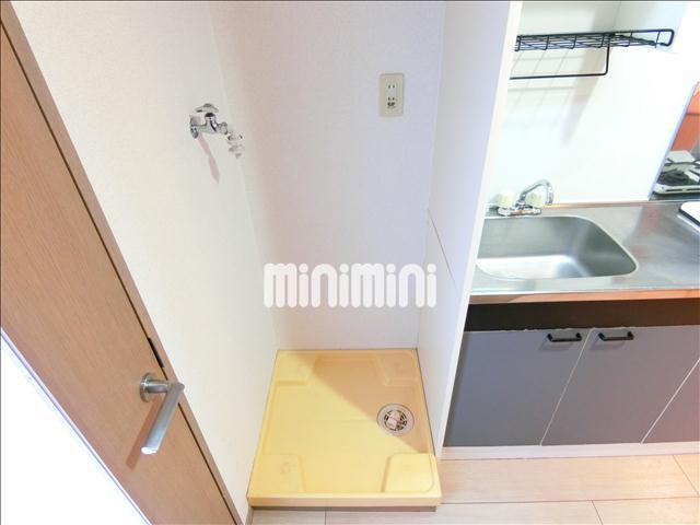 その他設備　防水パン付きの洗濯機置場です。