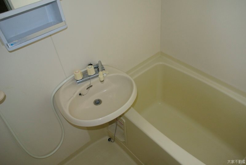 バス・シャワールーム　※入居中につきイメージ。現況優先