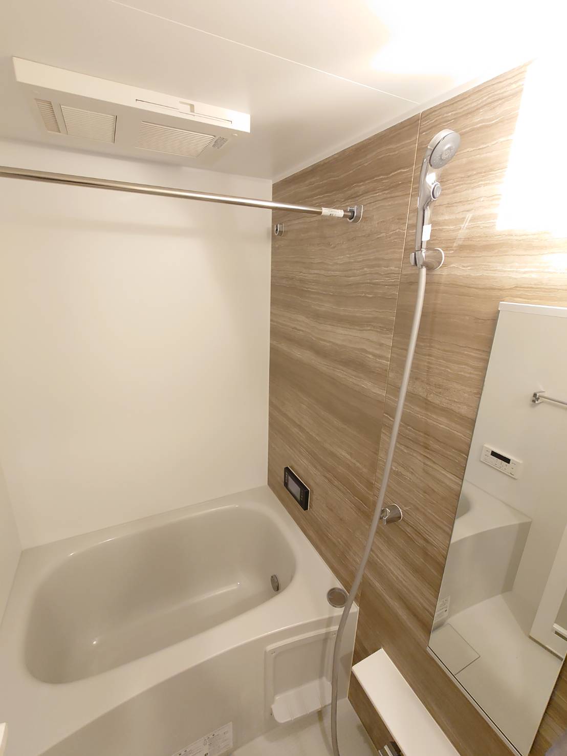 バス・シャワールーム　追い焚き・浴室乾燥あり