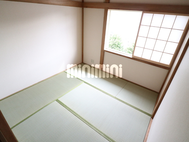 その他　２階４．５帖和室