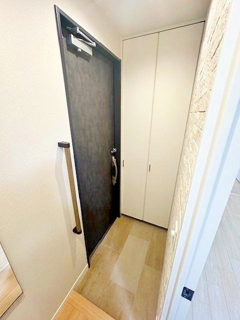 玄関　バルコニー