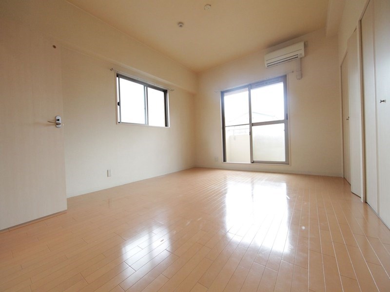 その他　洋室10.2帖　エアコン完備