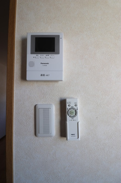 セキュリティ　モニター付きインターホン