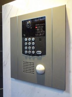 セキュリティ　オートロック付き