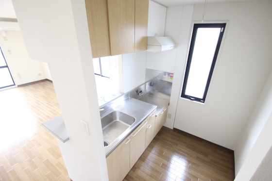 キッチン　※別部屋の写真です