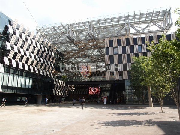 役所　アオーレ長岡（役所）まで810m