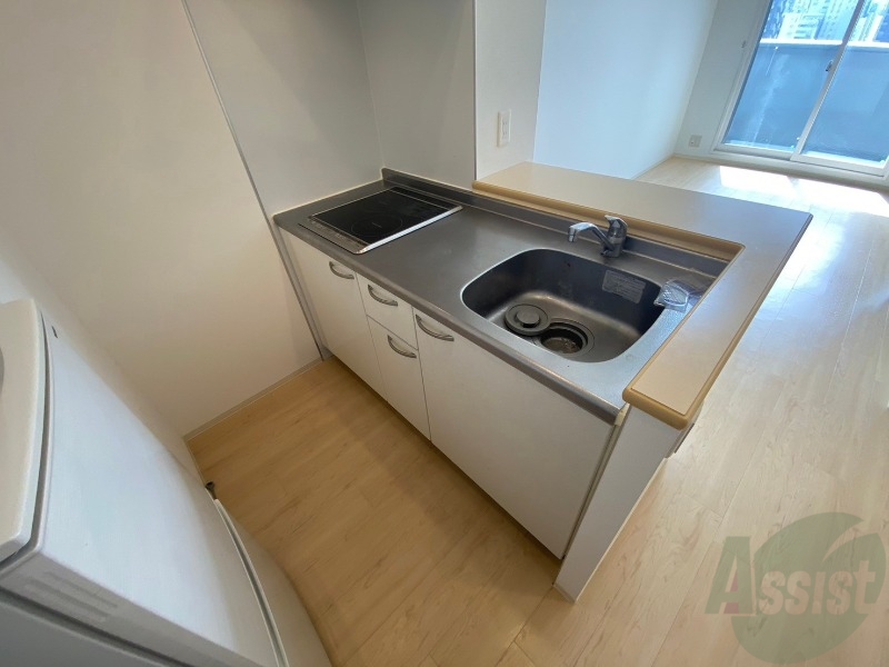 キッチン　システムキッチン完備で２口ついているので料理もできます！