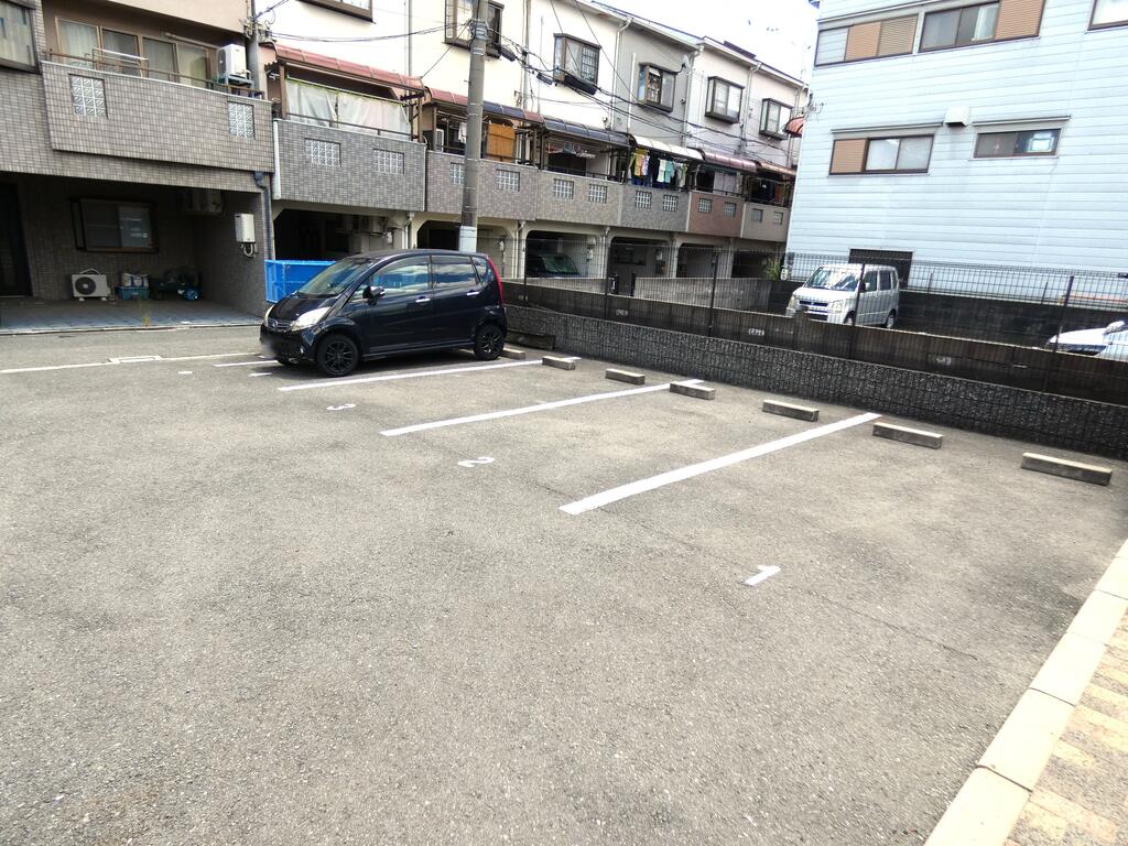 駐車場　敷地内駐車場！空き確認はお問い合わせください☆