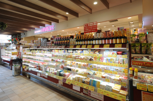 スーパー　成城石井アトレヴィ東中野店（スーパー）まで482m