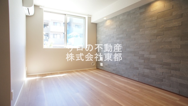 居室・リビング　広いリビングはゆったりくつろげる憩いの空間です♪