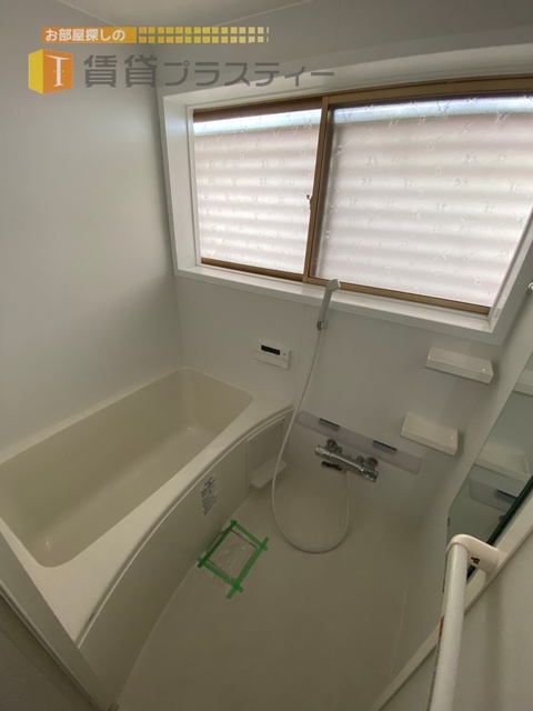 バス・シャワールーム　追炊き機能付き。