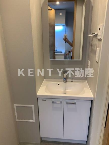 洗面設備　スペースが確保できる洗面所です