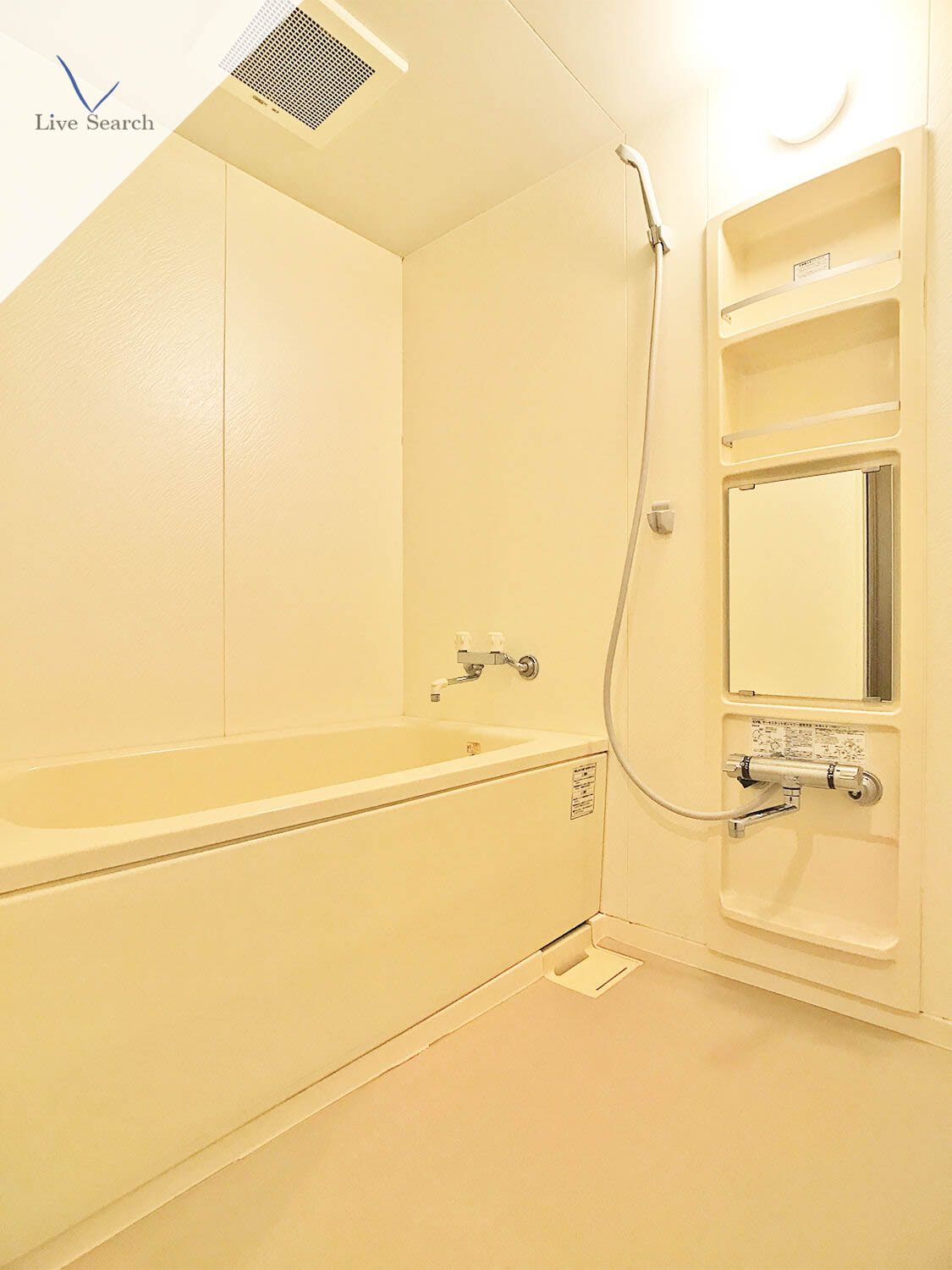 バス・シャワールーム　別部屋の写真です