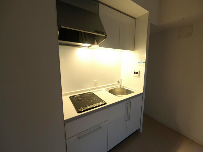 キッチン　システムキッチン（ＩＨ2口）冷蔵庫・レンジ等ご用意できます