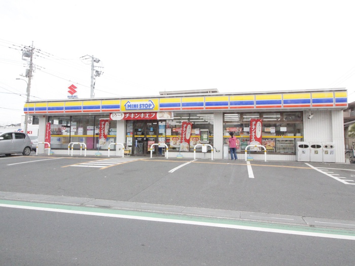コンビニ　ミニストップ（コンビニ）まで350m
