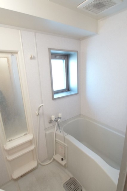 バス・シャワールーム　【浴室】バスルーム