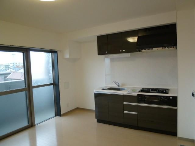 居室・リビング　☆明るい洋室☆