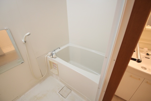 バス・シャワールーム　※別室の参考写真の為、現況優先です。