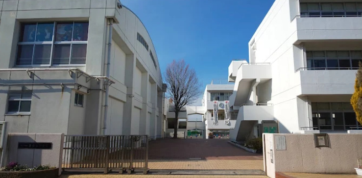 小学校　横浜市立下永谷小学校（小学校）まで717m