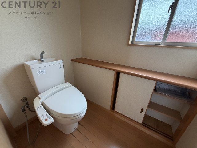 トイレ　日当たり良好