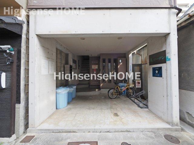 エントランス　建物の内部です