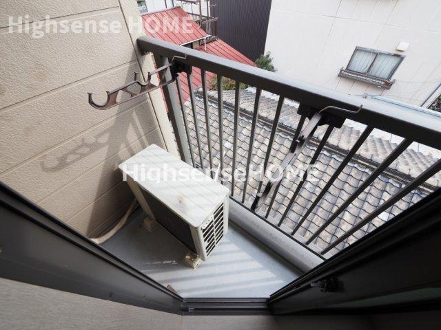 バルコニー　外からの目が気にならないバルコニーで洗濯物が干せます