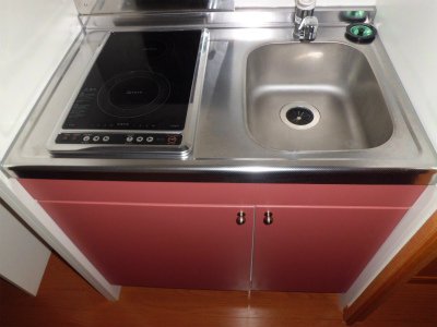 キッチン　2口電気コンロ付きミニキッチン。