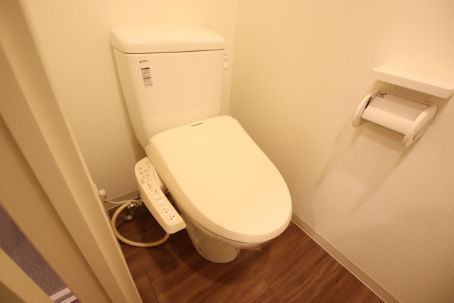 トイレ　※別室の参考写真の為、現況優先です。