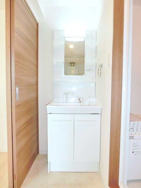 洗面設備　シャンプードレッサー付きです♪