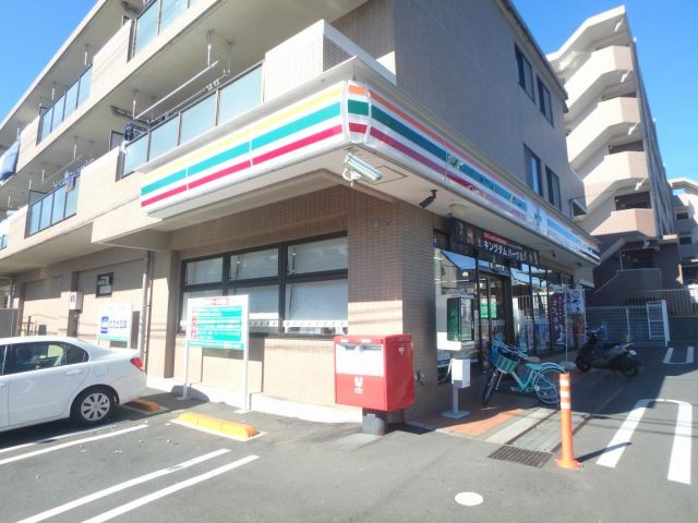 コンビニ　セブンイレブン横浜阿久和西店（コンビニ）まで653m