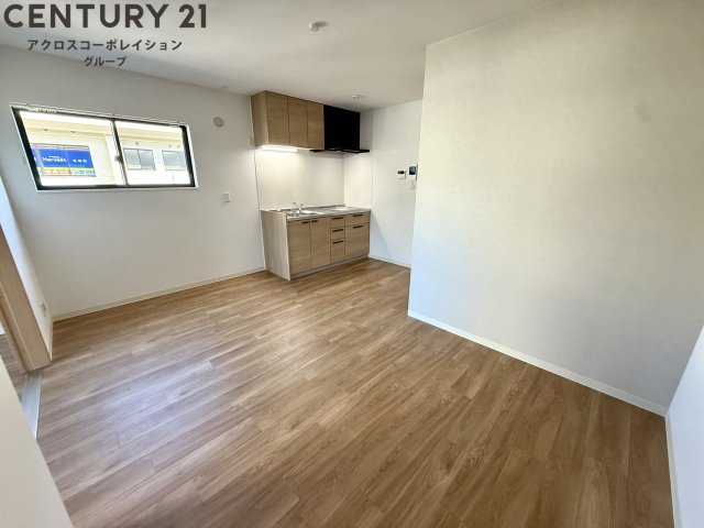 居室・リビング　エアコン付きです。インターネット無料♪