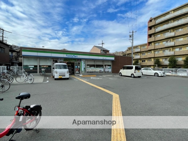 コンビニ　ファミリーマート（コンビニ）まで3416m