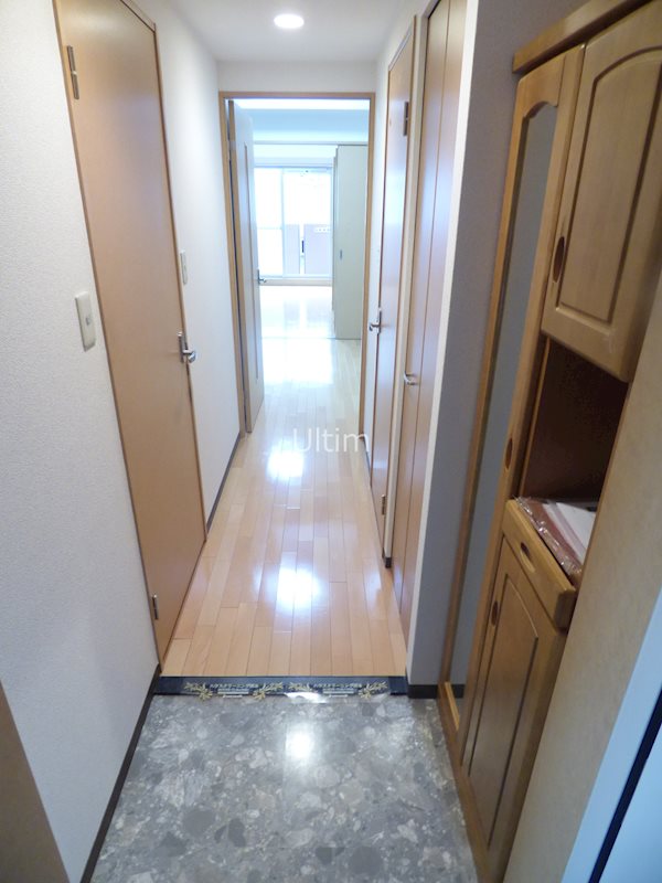 玄関　違うお部屋の写真です。ご参考までに