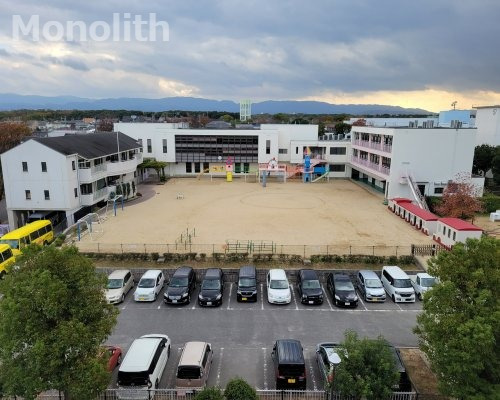 幼稚園・保育園　鶴山台国際幼稚園（幼稚園・保育園）まで682m