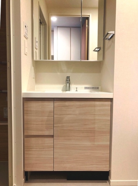 洗面設備　※写真は同タイプ住戸です。