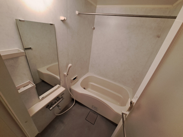 バス・シャワールーム　※別のお部屋の写真です。