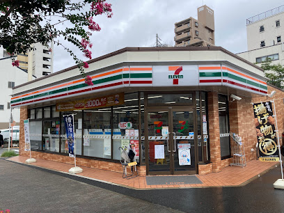 コンビニ　セブンイレブン 名古屋泉2丁目店（コンビニ）まで692m