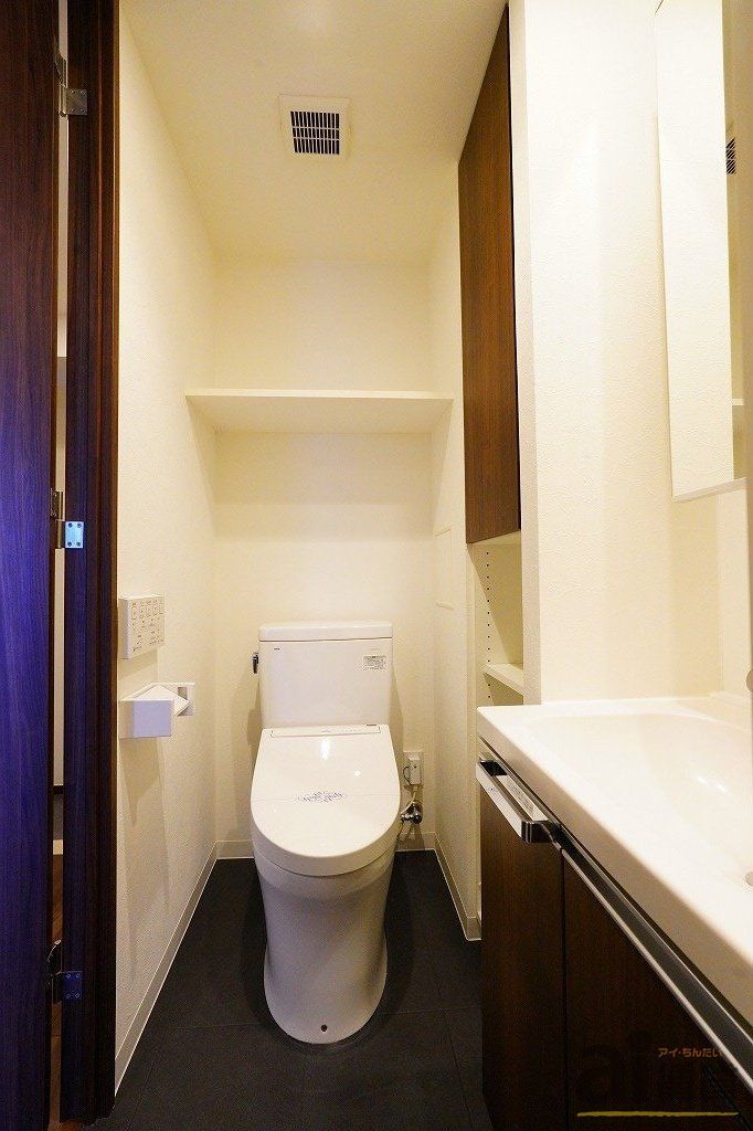 トイレ　※同仕様写真