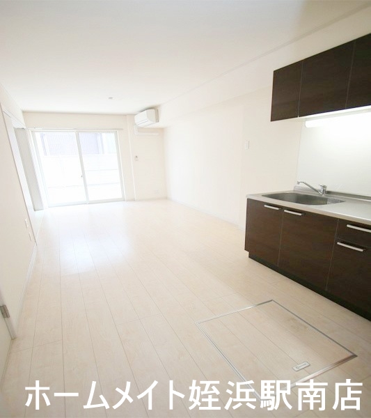 エントランス　★ホワイトフローリングです★※別部屋参考写真