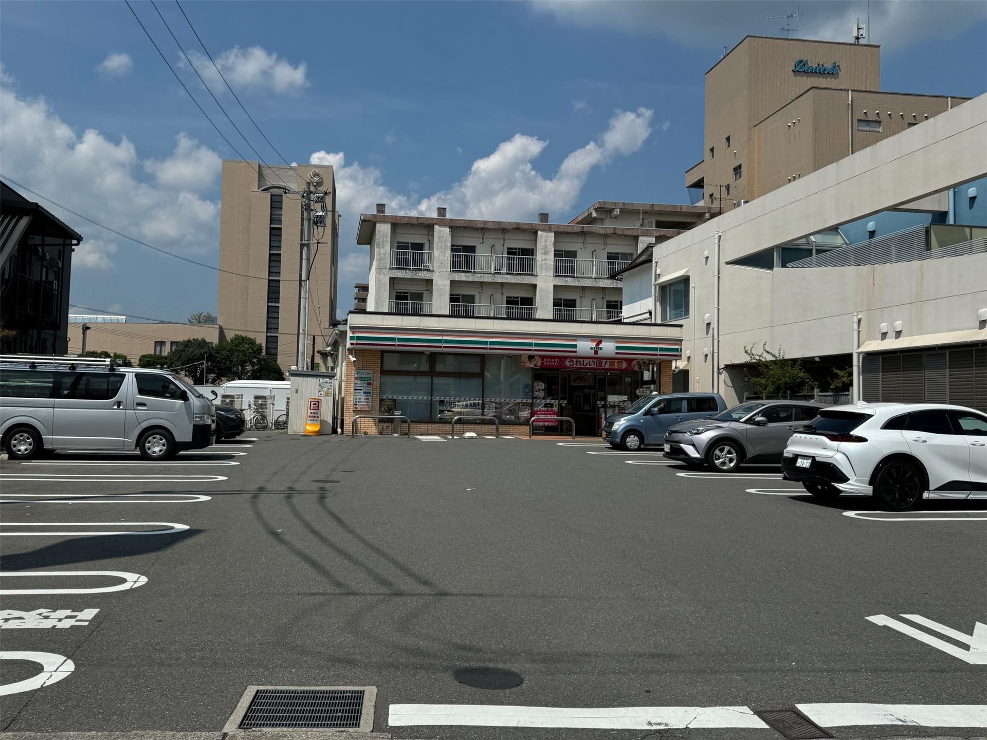 コンビニ　セブンイレブン山口湯田温泉3丁目店（コンビニ）まで706m