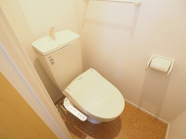 トイレ　清潔感のあるトイレです